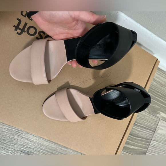 Two tone Chloe heel with ankle strap (sz 37) - Picture 11 of 11